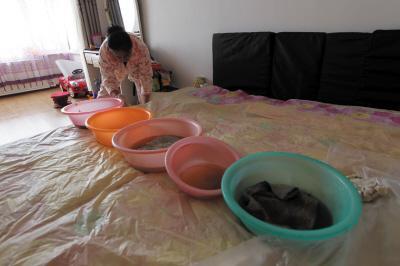 栾城楼上漏水，住户失联，小区没物管，业主维权难！律师来支招……